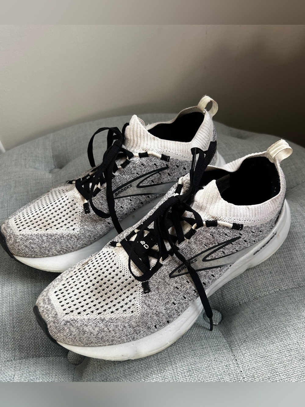 Brooks Glycerin StealthFit 20 Men’s 7.5 D Running Shoes White Gray 110384
